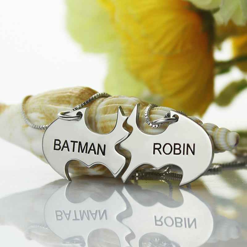 Collier Batman & Robin pour Meilleurs Amis | 2 Noms Gravés en Argent Sterling 925 - Cadeau de Fan Unique Necklace - KAWAII FAVIE