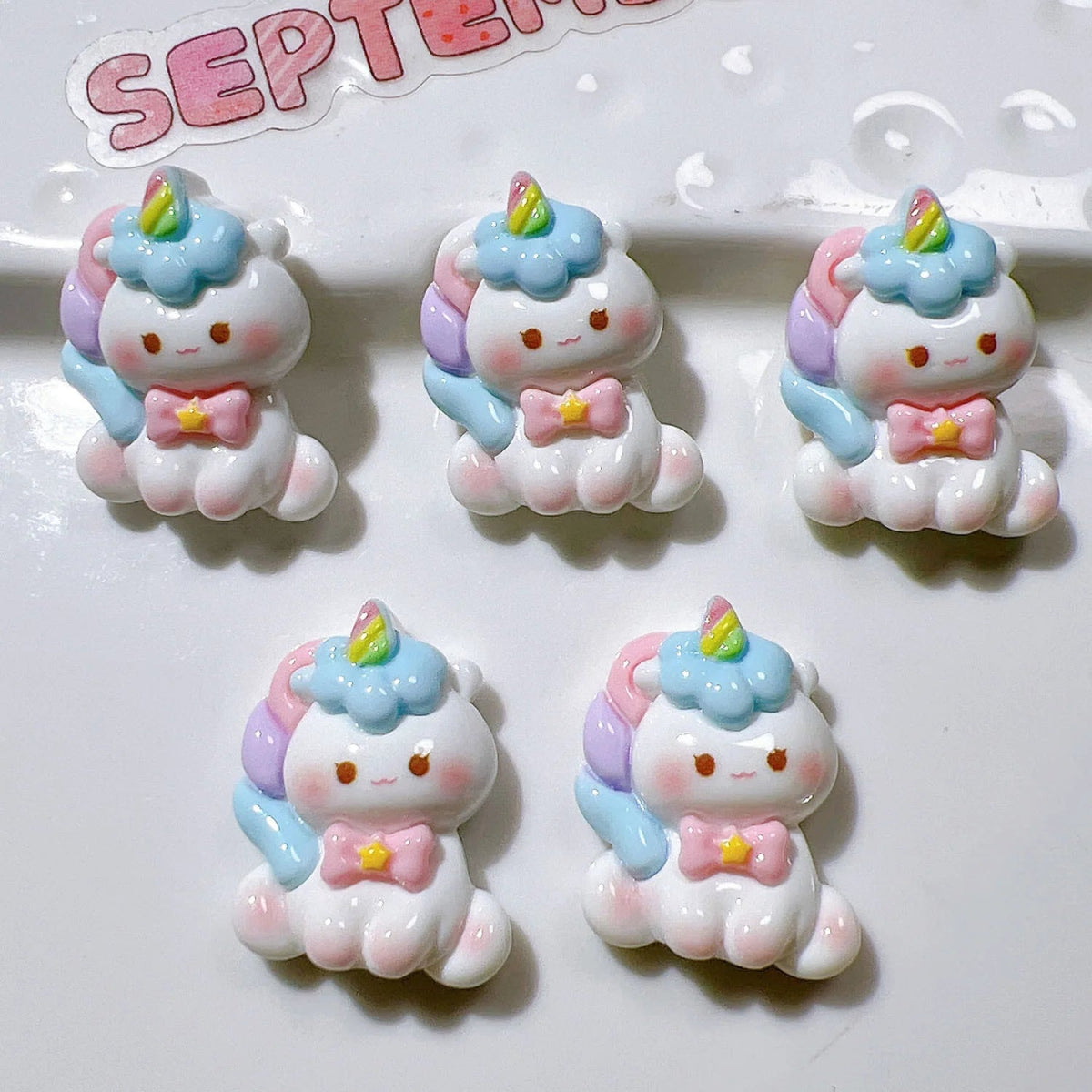 10 Accessoires en Résine Licorne | Cabochons Plats Arc - en - Ciel - DIY, Bijoux, Décoration Charms - KAWAII FAVIE
