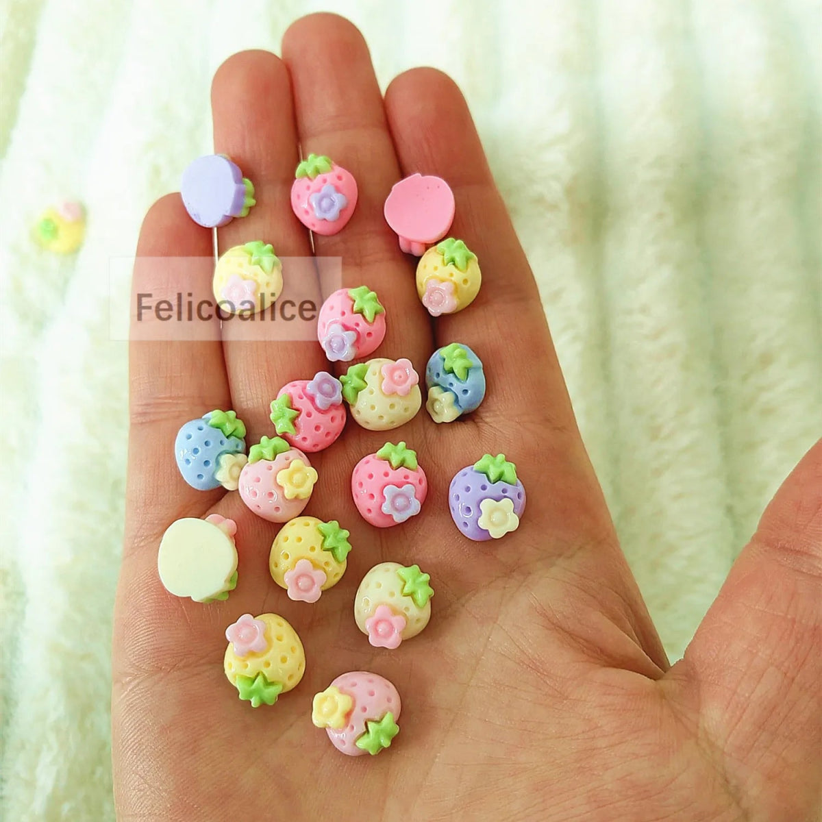 10 Charms Fraises en Résine | Dos Plat 17x19mm pour Slime, Décoration & DIY - KAWAHIP Charms - KAWAII FAVIE