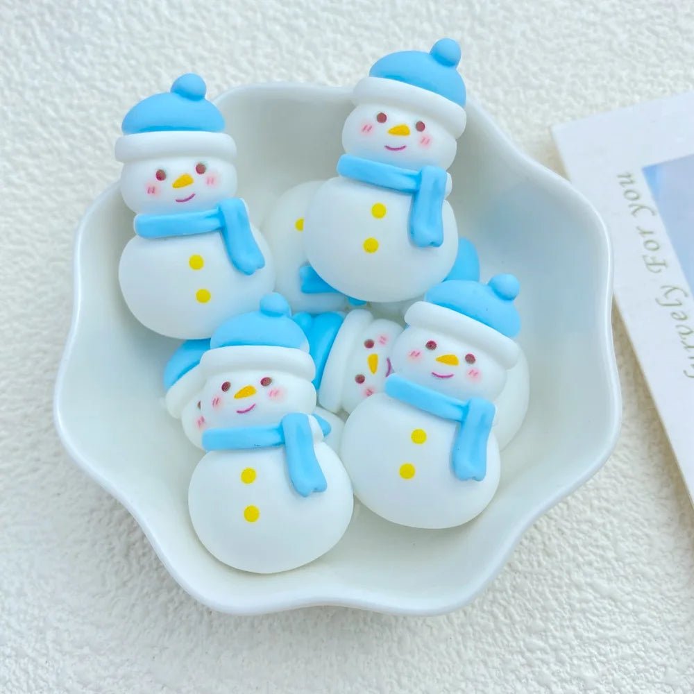 10 Ornements en Résine de Noël | Collection Cartoon (Bonhomme de Neige, Père Noël) - Dos Plat pour Barrettes Cheveux, DIY Charms - KAWAII FAVIE