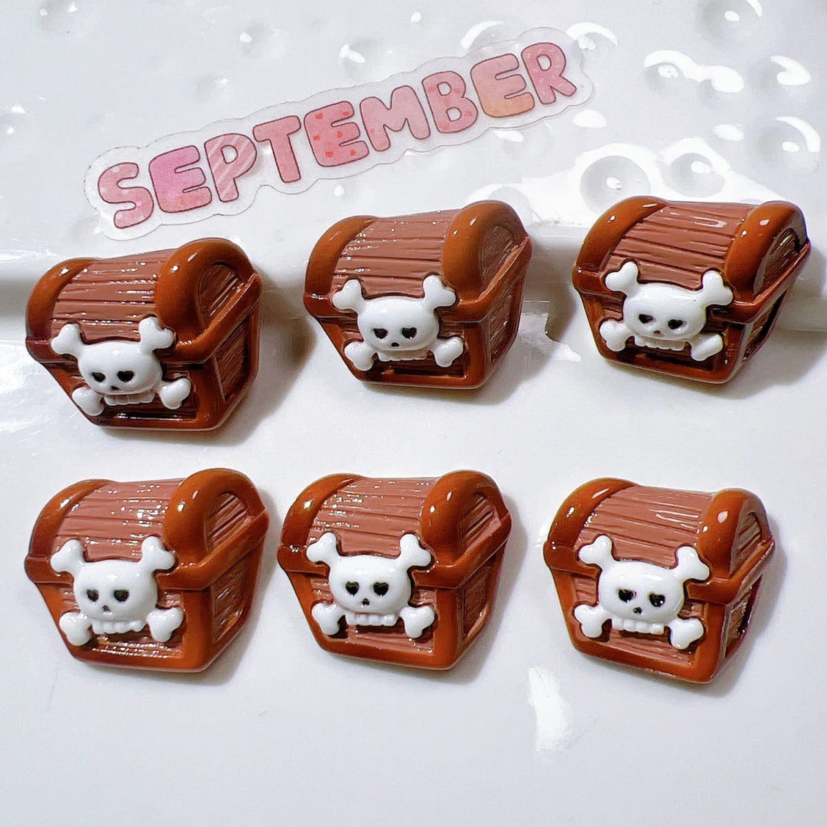 10 Perles en Résine 3D Pirates & Crânes Cartoon | Dos Plat - DIY, Mariage, Halloween, Bijoux KAWAHIP Charms - KAWAII FAVIE