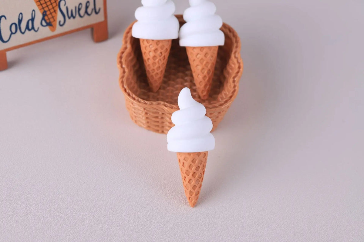 3 Mini Cônes de Glace en Résine | Décor Miniature pour Maison de Poupée, Suspension - Décoration Réaliste KAWAHIP Charms - KAWAII FAVIE
