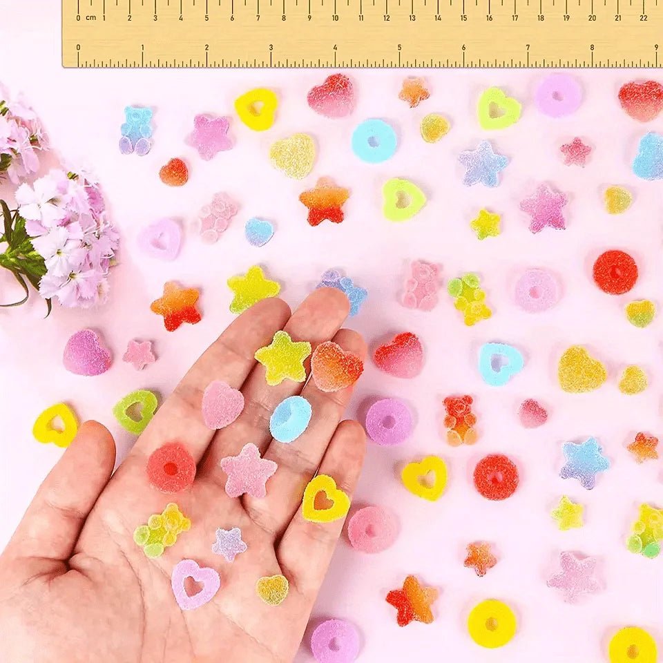 50 Charmes Bonbon Assortis | Perles Plates en Résine Gélifiée Souple - DIY, Coques Téléphone, Nail Art KAWAHIP Charms - KAWAII FAVIE