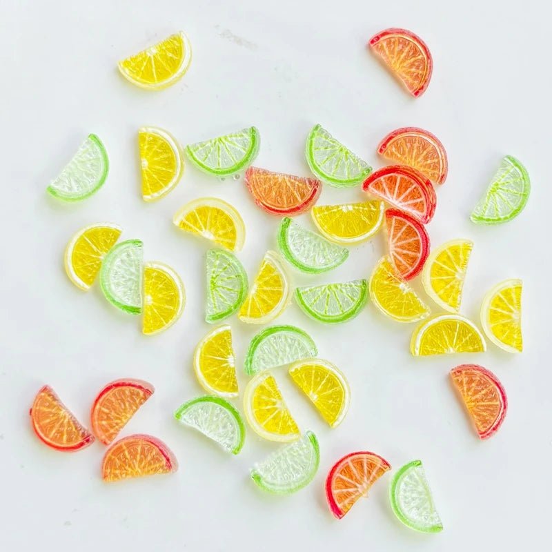 50 Pièces Mini Oranges et Tranches de Citron Cartoon en Résine | Dos Plat - DIY Scrapbook, Décoration Ongles, Cadeaux Festifs KAWAHIP Charms - KAWAII FAVIE
