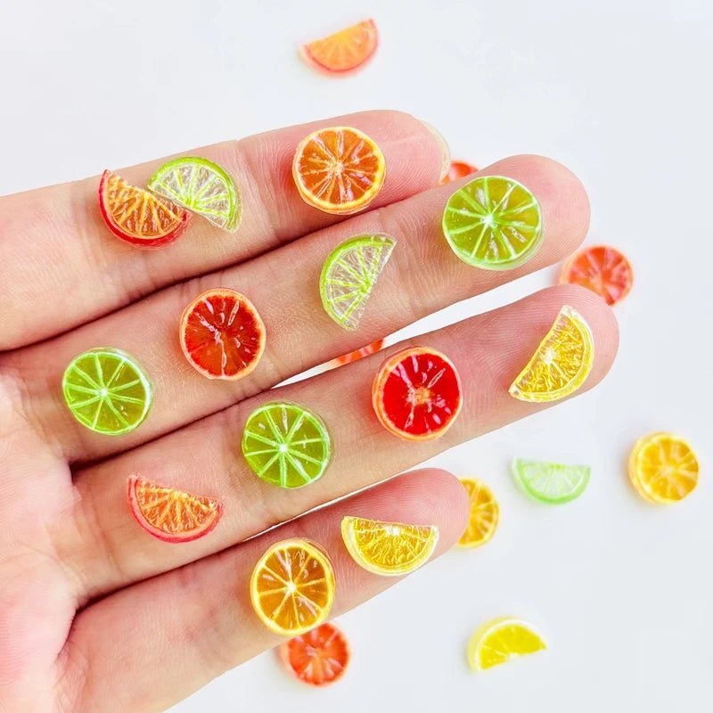 50 Pièces Mini Oranges et Tranches de Citron Cartoon en Résine | Dos Plat - DIY Scrapbook, Décoration Ongles, Cadeaux Festifs KAWAHIP Charms - KAWAII FAVIE