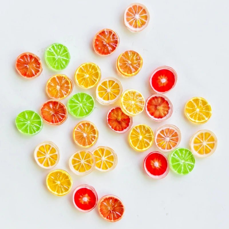 50 Pièces Mini Oranges et Tranches de Citron Cartoon en Résine | Dos Plat - DIY Scrapbook, Décoration Ongles, Cadeaux Festifs KAWAHIP Charms - KAWAII FAVIE
