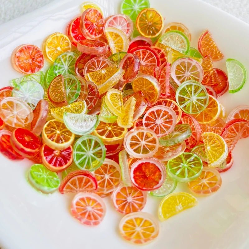 50 Pièces Mini Oranges et Tranches de Citron Cartoon en Résine | Dos Plat - DIY Scrapbook, Décoration Ongles, Cadeaux Festifs KAWAHIP Charms - KAWAII FAVIE