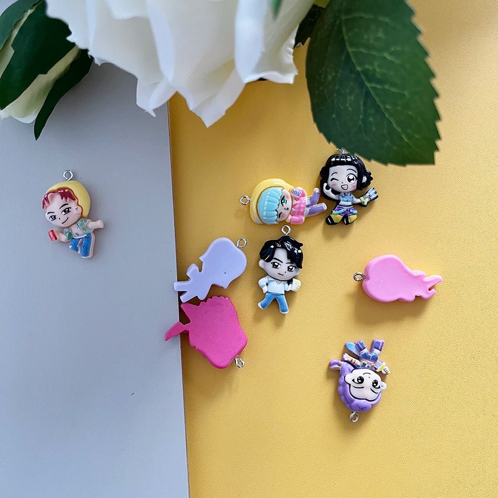 8 Pendentifs en Résine KPOP Demon Hunter | Hantise - Accessoires Métal pour Bijoux DIY (Bracelet, Collier) KAWAHIP Charms - KAWAII FAVIE