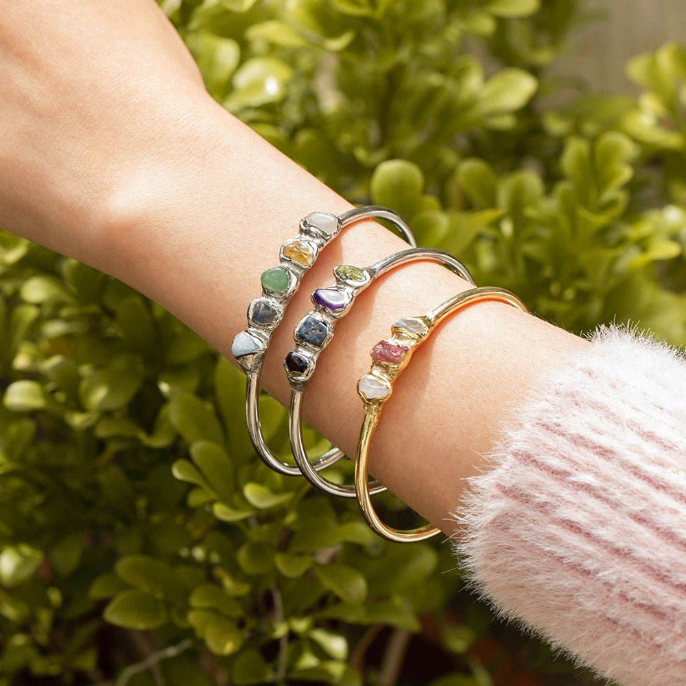 Bracelet de Naissance Familial Personnalisable | Cristaux Bruts Boho 1 - 5 Pierres - Cadeau pour Maman/Épouse Bracelet - KAWAII FAVIE