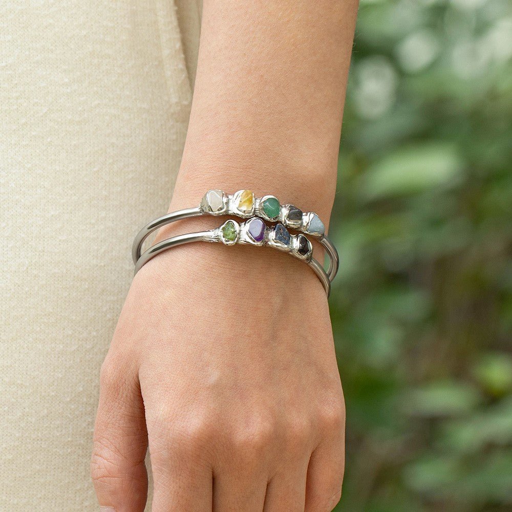 Bracelet de Naissance Familial Personnalisable | Cristaux Bruts Boho 1 - 5 Pierres - Cadeau pour Maman/Épouse Bracelet - KAWAII FAVIE