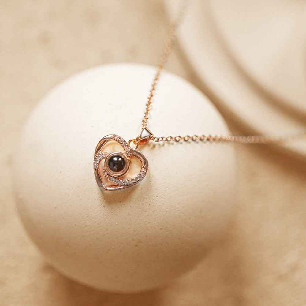 Collier Cœur Projection Photo en Argent 925 | Gravure Photo & Message d'Amour en 100 Langues - Cadeau Magique Necklace - KAWAII FAVIE