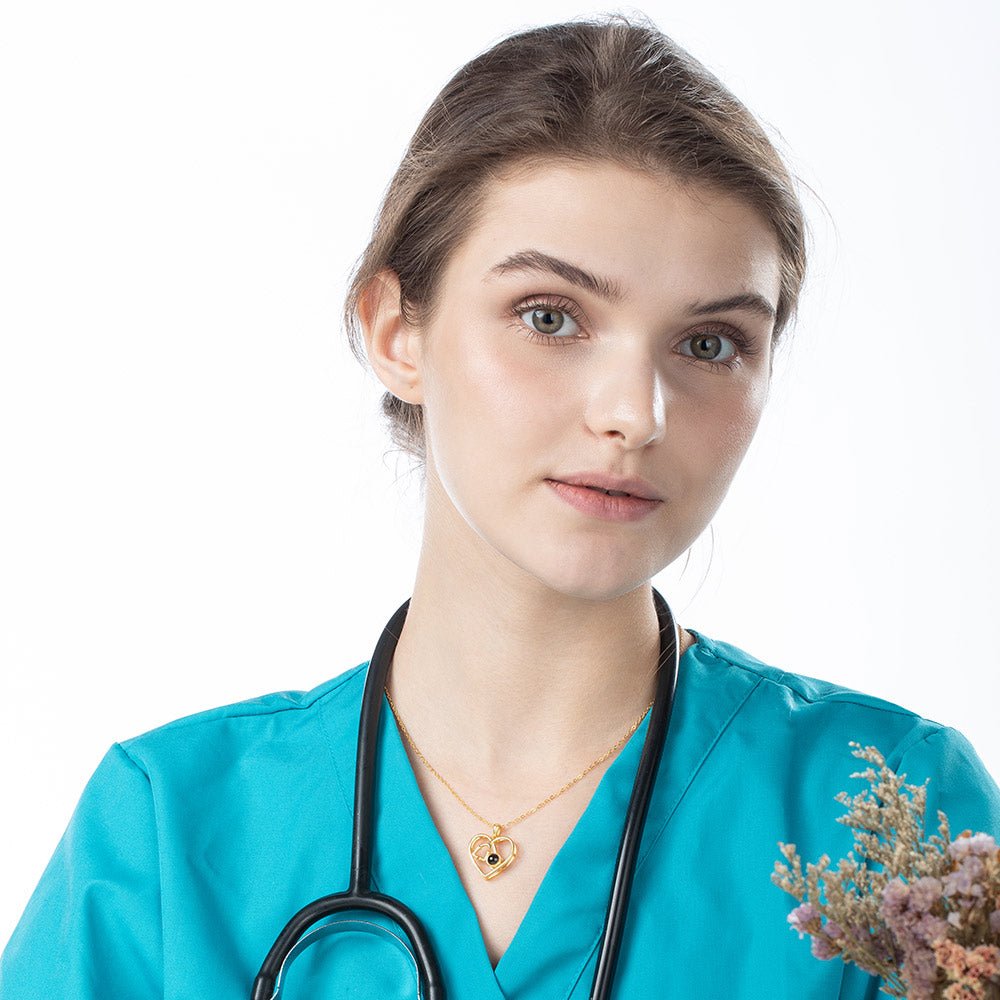 Collier Cœur Stéthoscope Projection Photo en Argent 925 | Cadeau Personnalisé pour Infirmière, Médecin & Étudiant en Médecine Necklace - KAWAII FAVIE