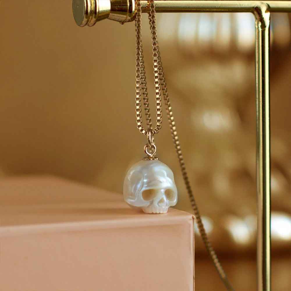 Collier Crâne en Perle d'Eau Douce | Sculpture Main en Argent 925, Style Gothique Élégant Necklace - KAWAII FAVIE