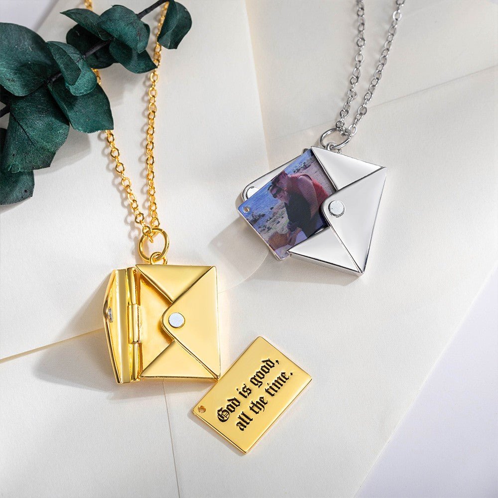 Collier Enveloppe « Lettre d'Amour » Personnalisable | Nom, Photo & Message Secret - Bijou de Couple en Acier Inoxydable Necklace - KAWAII FAVIE