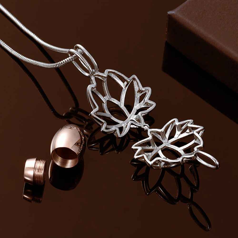 Collier Mémoire Urne en Forme de Lotus | Pour Cendres ou Souvenir - Personnalisable en Acier Inoxydable Necklace - KAWAII FAVIE