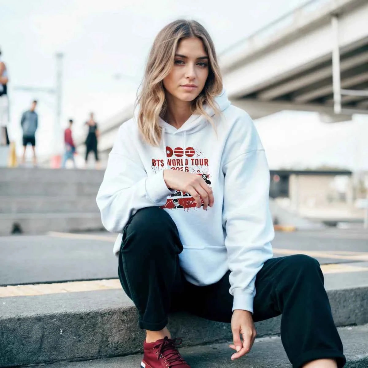 Sweat à Capuche Kpop BTS « World Tour 2026 » | Design Officiel avec les 7 Membres - Unisexe Homme & Femme