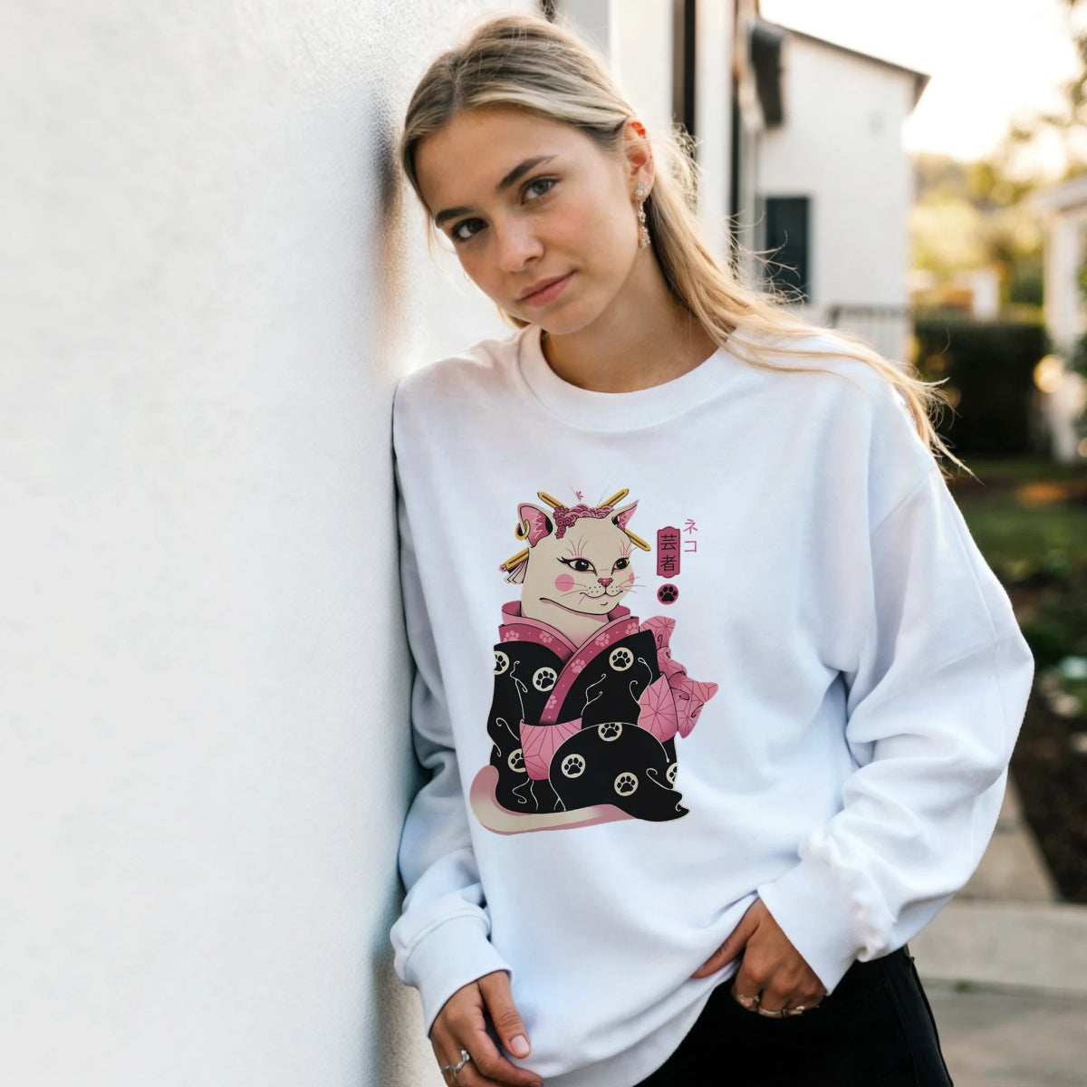Sweat-shirt à Col Rond Femme Lavande | Chat Geisha en Kimono - Design Japonais Sweat-shirt - KAWAII FAVIE