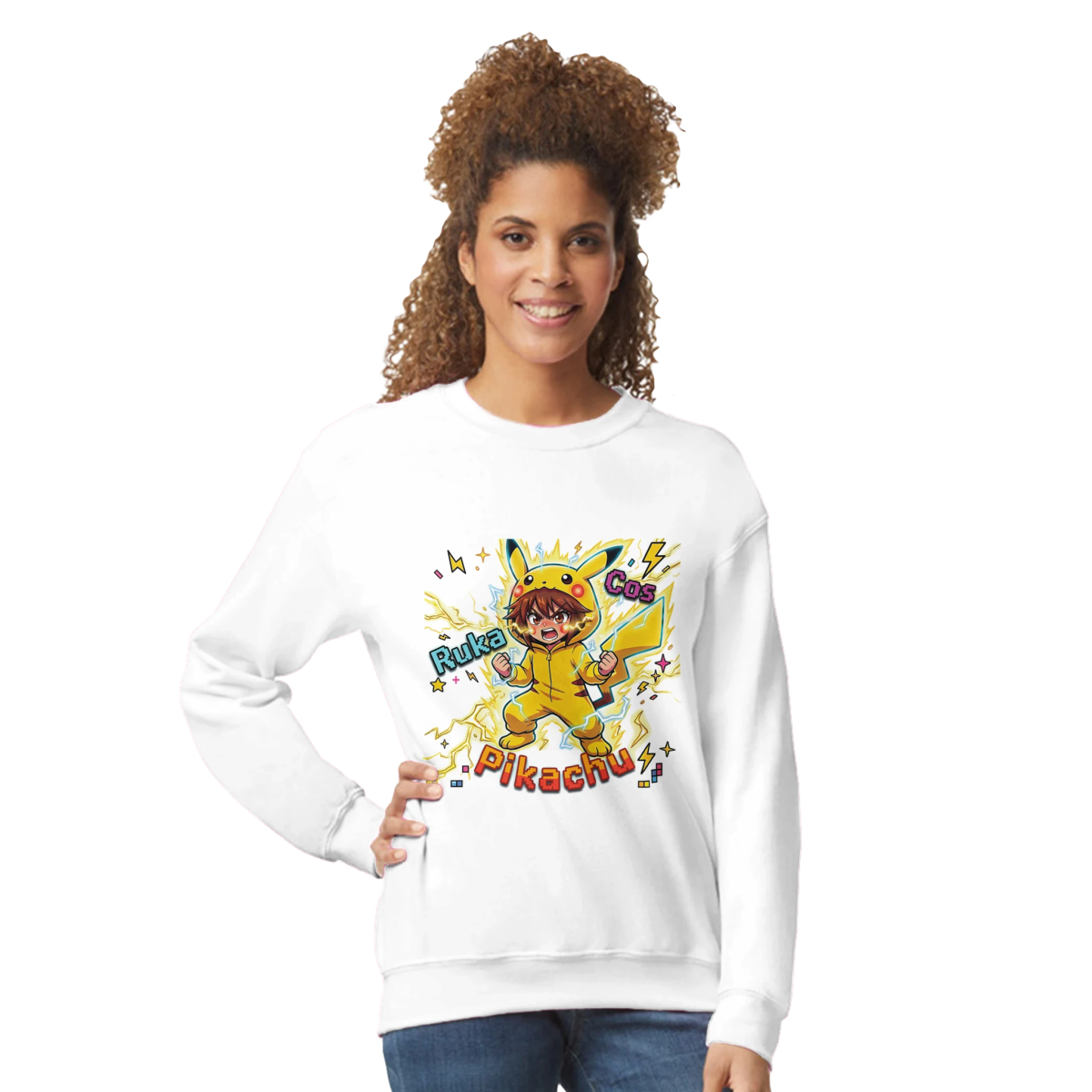 Sweat-shirt Crewneck Unisexe - Ruka en Pikachu Full Power | Pokémon Sweat-shirt - KAWAII FAVIE