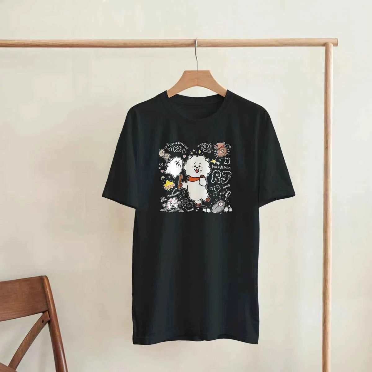 T-shirt BTS BT21 - SEOK-JIN et son Alpaga RJ | Design Détaillé « CUTIE BBOSIZK » - Style Fun K-Pop - Unisexe