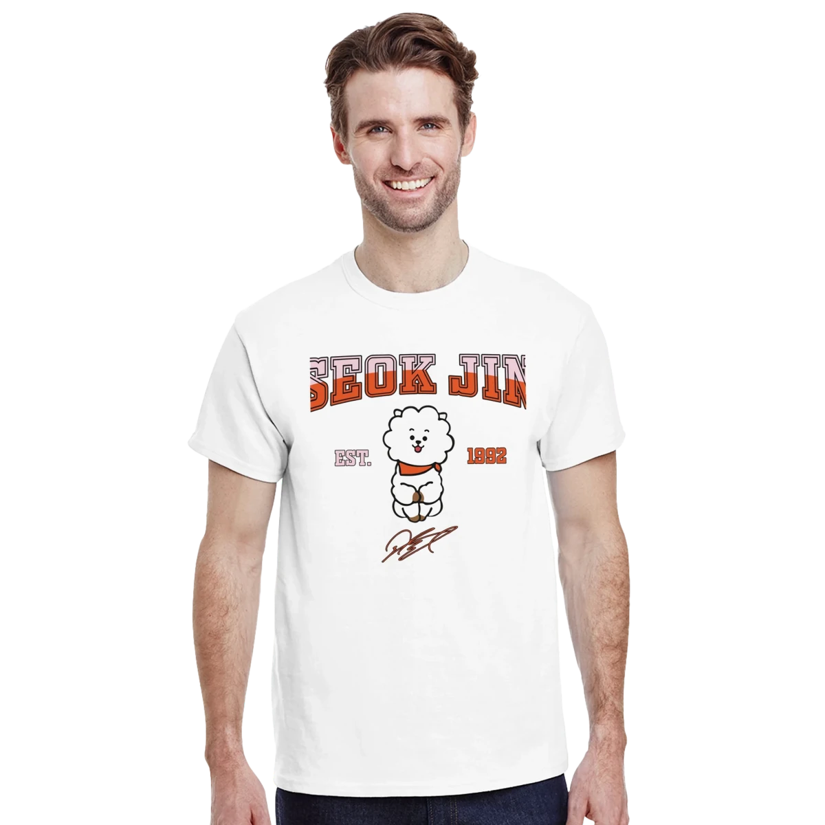 T-shirt BTS Jin RJ Mascotte Vintage | Style Campus EST. 1992 - Design Officiel Collector K - Pop T-shirt - KAWAII FAVIE