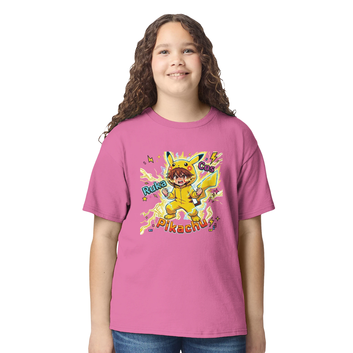 T-shirt enfant à col rond - Ruka en Pikachu Full Power | Pokémon T-shirt - KAWAII FAVIE