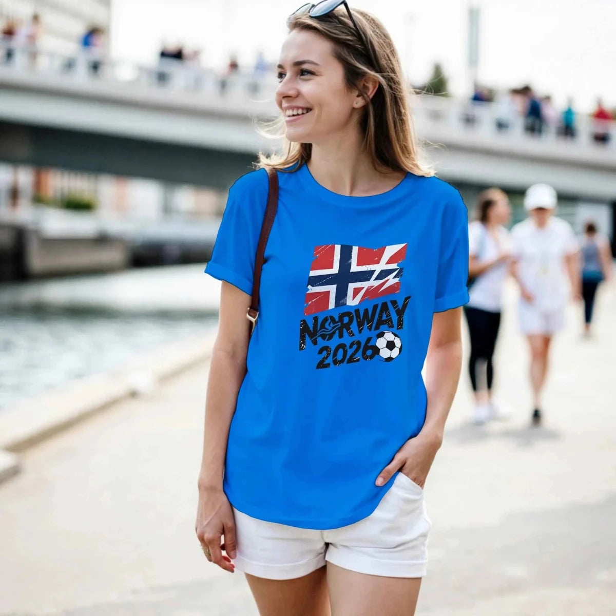 T-shirt Norvège 2026 - Design Drapeaux Grunge Football | Maillot Supporters Sélection Nationale Femme T-shirt - KAWAII FAVIE