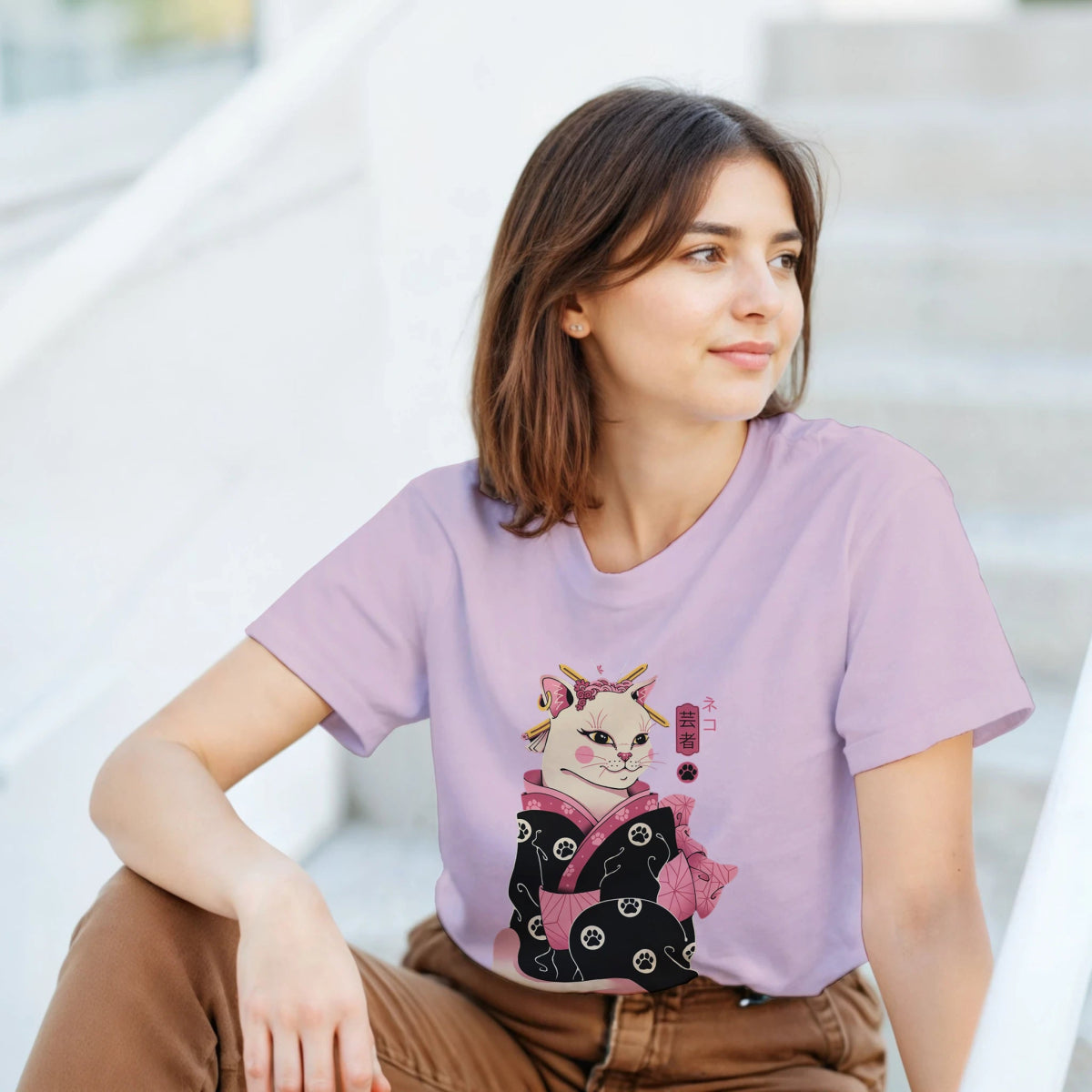 T-shirt Unisexe Coton Lourd | Chat Geisha en Kimono - Design Japonais T-shirt - KAWAII FAVIE